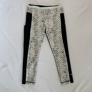 Lulu Detailed 3/4 Length Tights - Size 6